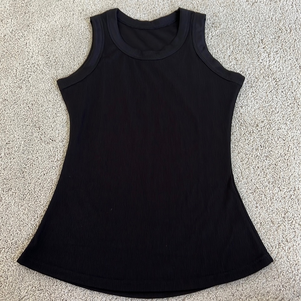 Women’s workout tank. Size M